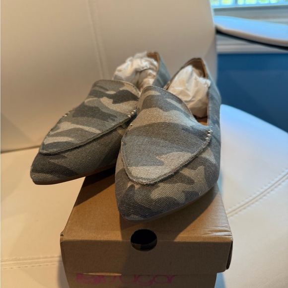 Sugar Amore Canvas Camouflage Loafers 8.5 New - Picture 2 of 7